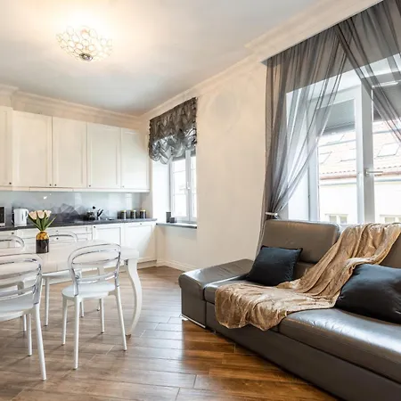 Golden - Elegant Stay, Podwale Street