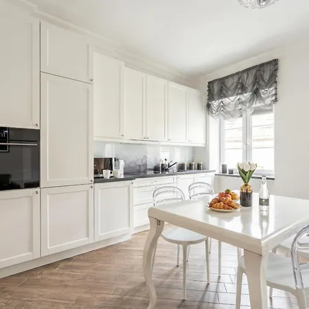 Golden - Elegant Stay, Podwale Street ורשה